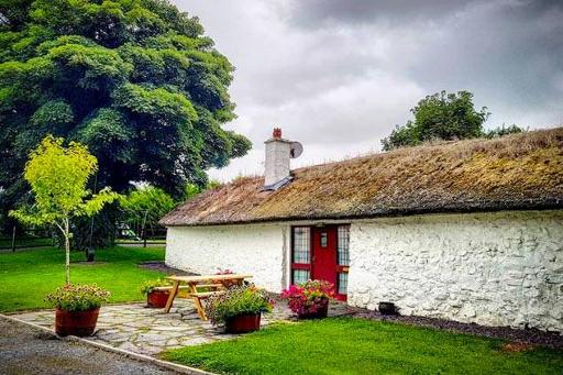 Stay Overnight in the Thatched Cottage