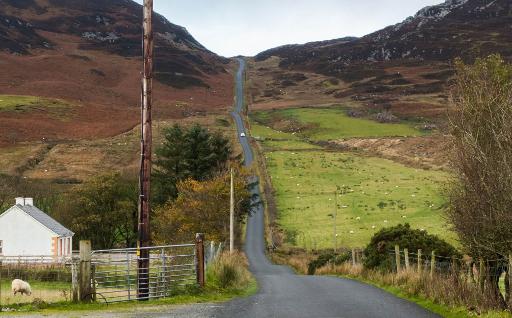 Spot the 'Magic Road' illusion