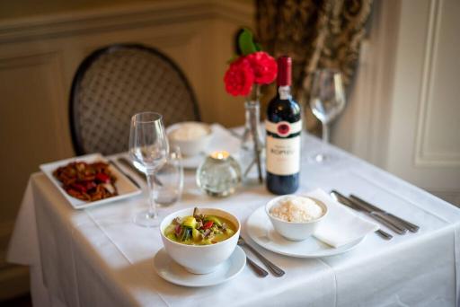 Sala Thai Restaurant & Café