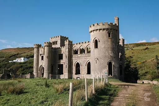 Walk the Castle Approach