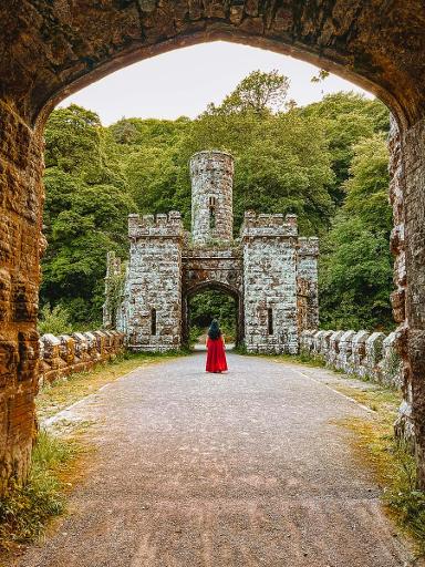 Explore the Gothic Towers & Bridge