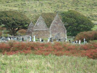 Cosán na Naomh and the setting