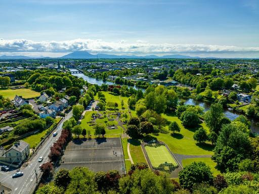 Picnic by the River Moy